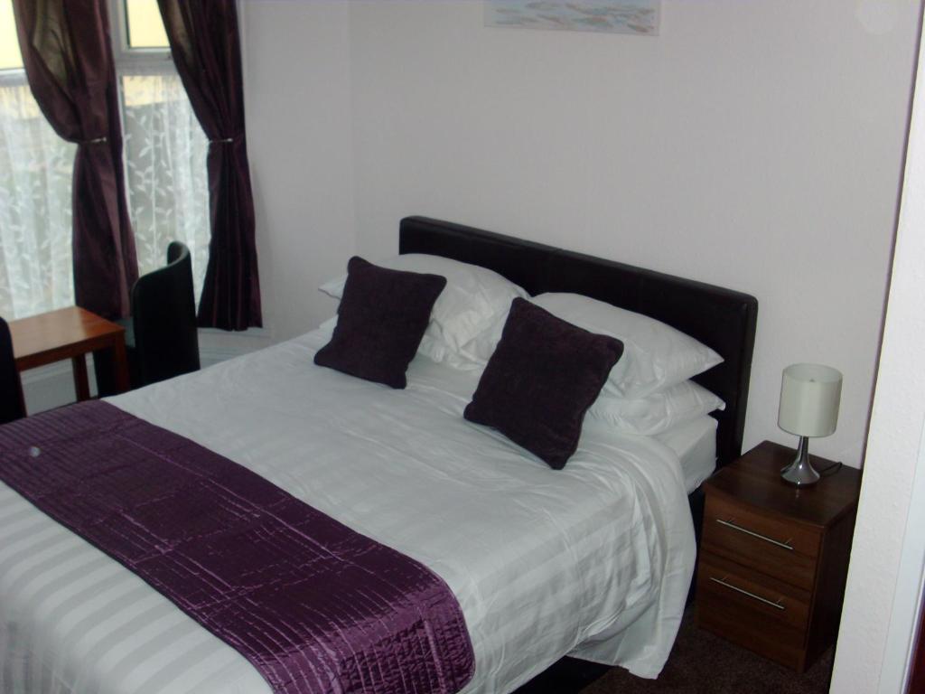 Farnham 4* Tenby